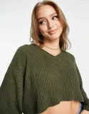 pullandbear-sweter-damski-khaki-krotki-m-m4v-marka-pull-and-bear