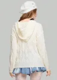 sweter-damski-kremowy-z-kapturem-basic-38-ltu-stan-nowy