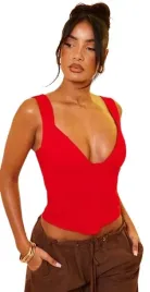 prettylittlething-top-damski-czerwony-32-m6i
