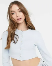 sweter-damski-na-guziki-niebieski-krotki-m-1vaj