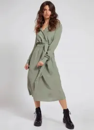 guess-sukienka-koszulowa-khaki-midi-prosta-s-zge