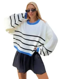 sweter-bialy-w-czarne-paski-krotki-luzny-lle