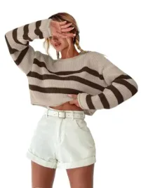 sweter-damski-w-paski-luzny-do-pasa-casual-loh