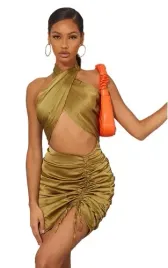 prettylittlething-sukienka-zielona-mini-42-m6w