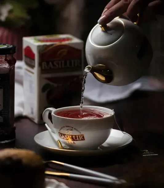 herbata-owocowa-strawberryandraspberry-basilur-50-g-marka-basilur