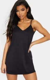 prettylittlething-sukienka-na-ramiaczkach-32-ekm