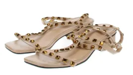 damskie-bezowe-sandaly-na-lato-z-dzetami-38-lbk