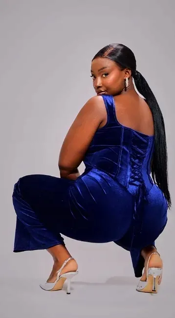 prettylittlething-plus-size-kombinezon-54-ejx