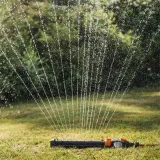 zraszacz-wahadlowy-on-off-marka-fiskars