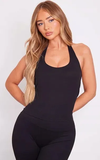 prettylittlething-top-dopasowany-czarny-32-ejt