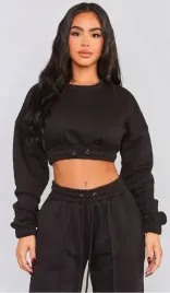 prettylittlething-bluza-dla-niskich-czarna-40-egj