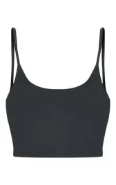 prettylittlething-top-czarny-na-ramiaczkach-32-eka