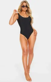 prettylittlething-stroj-kapielowy-czarny-42-ekx