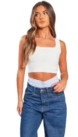 prettylittlething-top-krotki-bialy-casual-40-egh