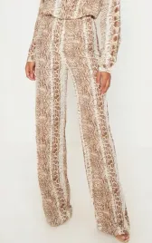 prettylittlething-spodnie-damskie-we-wzor-42-egg