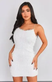 prettylittlething-sukienka-koktajlowa-mini-30-egz
