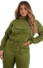 prettylittlething-bluza-zielona-z-kapturem-42-eka