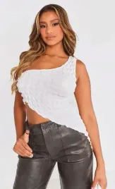 prettylittlething-bluzka-luzna-biala-damska-36-egj