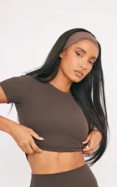 prettylittlething-top-sportowy-brazowy-42-ege
