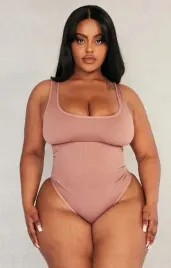 prettylittlething-plus-body-wyszczuplajace-xl-egs