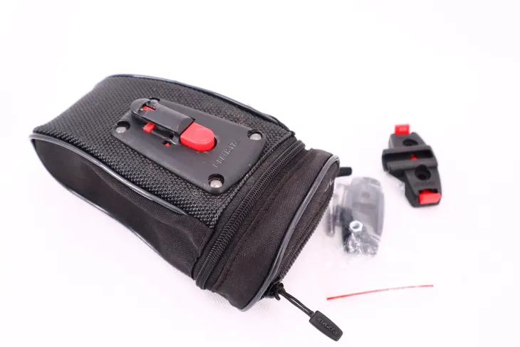 klickfix-torba-rowerowa-micro-15o-plus-torba-podsi-glebokosc-produktu-7-cm