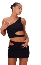 prettylittlething-top-czarny-asymetryczny-44-egc