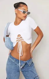prettylittlething-krotka-bluzka-damska-38-egi