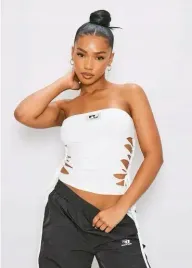 prettylittlething-top-z-wycieciami-ecru-38-ekg