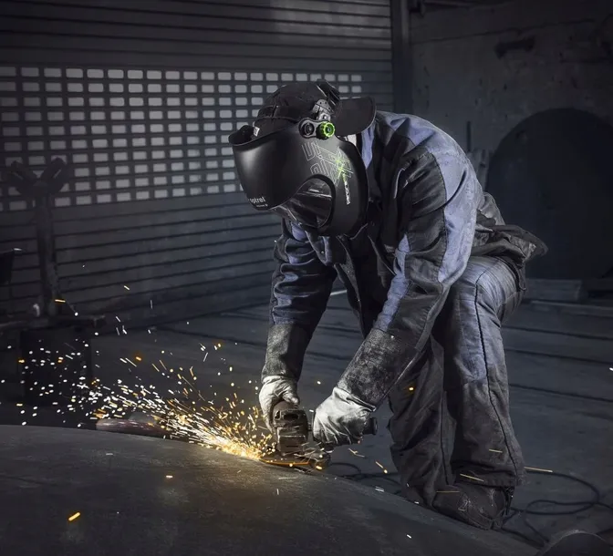 przylbica-maska-spawalnicza-optrel-panoramaxx-2-5-z-naglowiem-isofit-informacje-dodatkowe-mozliwosc-szlifowania-regulacja-czulosci-regulacja-opoznienia