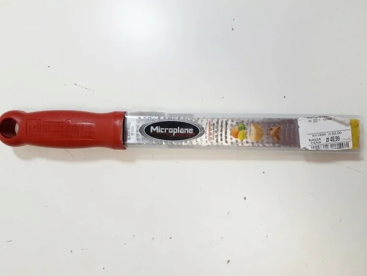 tarka-premium-zester-microplane-czarna-marka-microplane-zasilanie-reczne