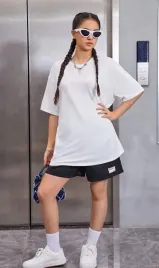 shein-t-shirt-bialy-z-nadrukiem-z-tylu-140-146-v9q