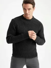 defacto-sweter-meski-czarny-gladki-z-dlugim-rekawem-casual-s-3j9g1-b-s-3-9