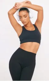 prettylittlething-top-sportowy-czarny-36-ekp
