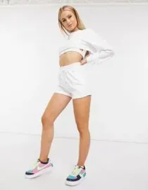 missguided-spodenki-dresowe-krotkie-biale-38-2zax