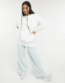 bluza-damska-biala-prosta-oversize-logo-38-1dud