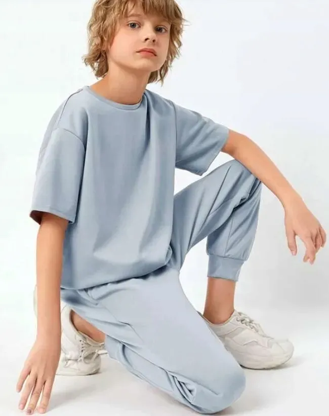 shein-niebieski-komplet-chlopiecy-basic-128-cm-vcl-stan-nowy
