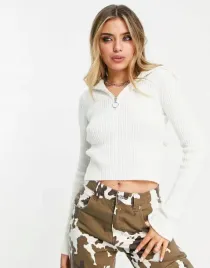 sweter-damski-ecru-z-zamkiem-prosty-basic-s-1var