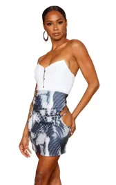 prettylittlething-spodnica-mini-wzor-36-1z4g2-b
