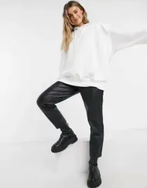 bluza-damska-oversize-z-kapturem-biala-s-1van