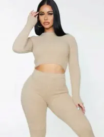 prettylittlething-sweter-bezowy-futrzany-38m-1van