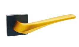 komplet-klamek-domino-adel-qr-czarna-k-gold-mat-nowoczesne-do-wnetrz