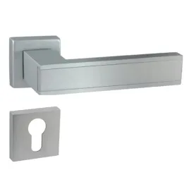 klamka-do-drzwi-wewnetrznych-chrom-satyna-szyld-na-wkladke