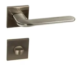 klamka-domino-do-drzwi-wewnetrznych-satyna-z-blokada-wc