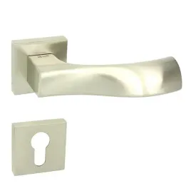 klamka-do-drzwi-wewnetrznych-nikiel-szyld-na-wkladke