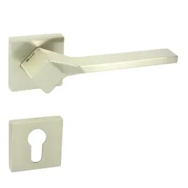 klamka-do-drzwi-wewnetrznych-nikiel-szyld-na-wkladke