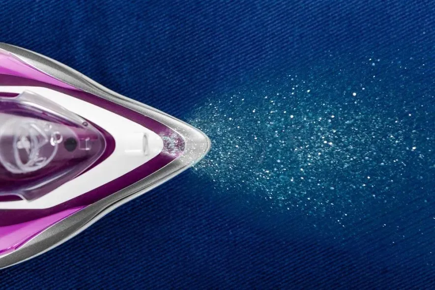 zelazko-eldom-da35-2200w-ceramiczna-stopa-strazak-stan-nowy