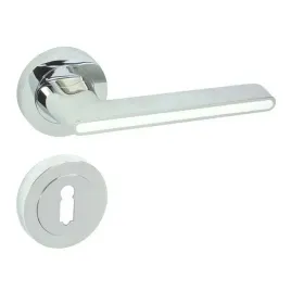 klamka-domino-do-drzwi-wewnetrznych-bialy-chrom-na-klucz-zwykly