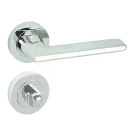 klamka-domino-do-drzwi-wewnetrznych-bialy-chrom-z-blokada-wc