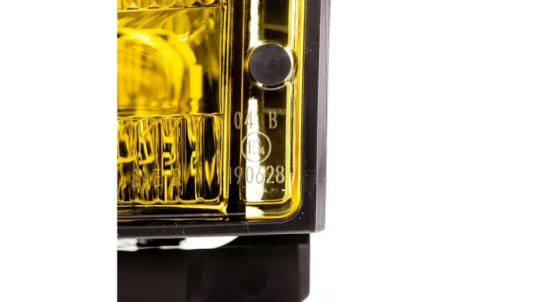 halogeny-bmw-3-e30-facelift-yellow