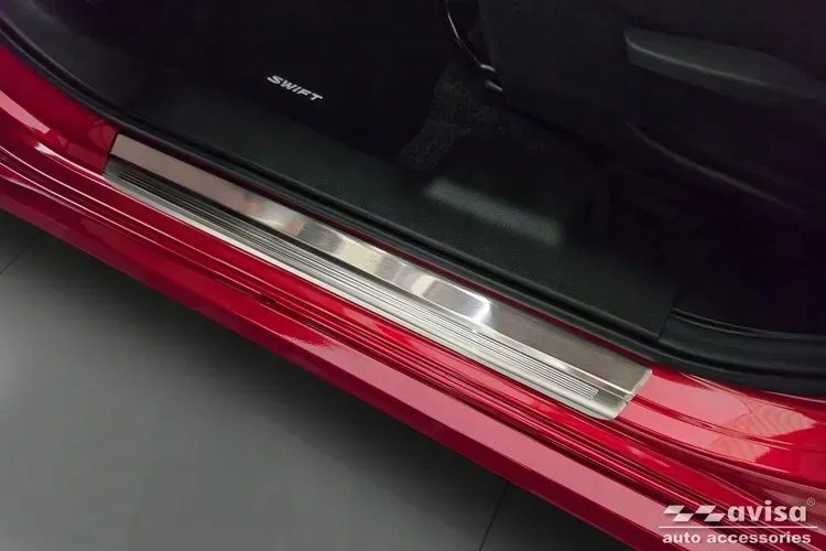 nakladki-progowe-do-suzuki-swift-7